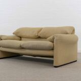 Set (2) Cassina Maralunga Sofas in beige Bouchlé-Fabrics by Vico Magistrett
