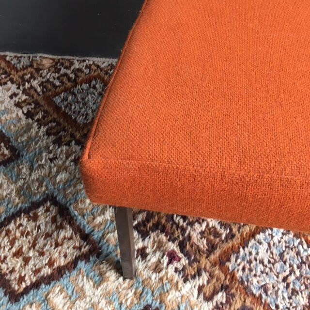 Armchair side pop