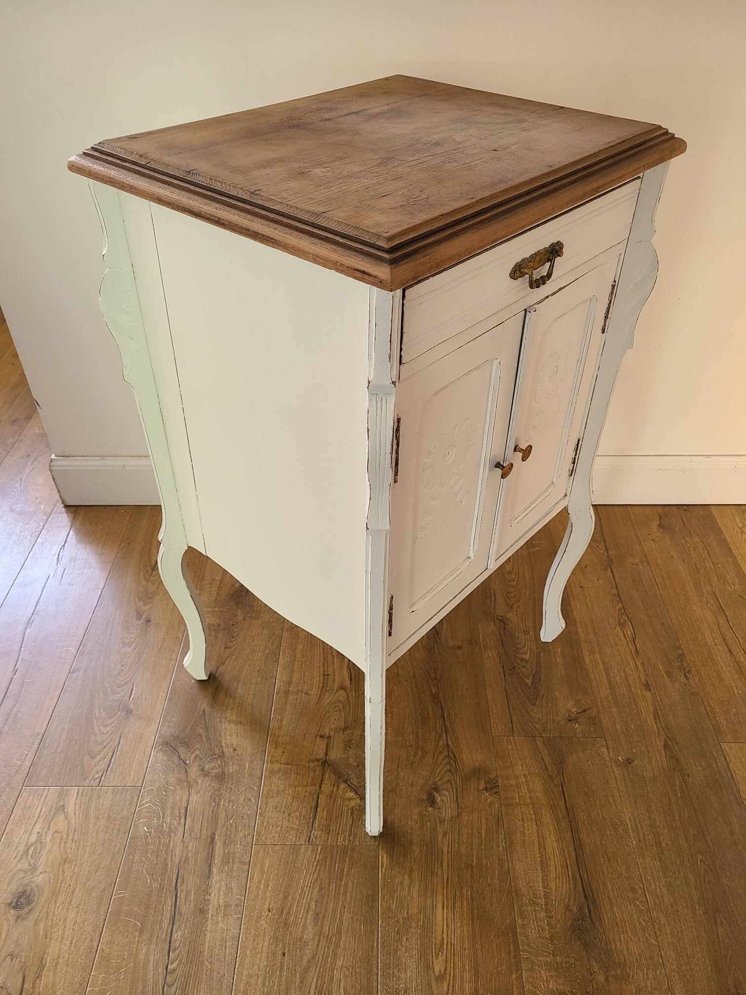 Console chest of drawers