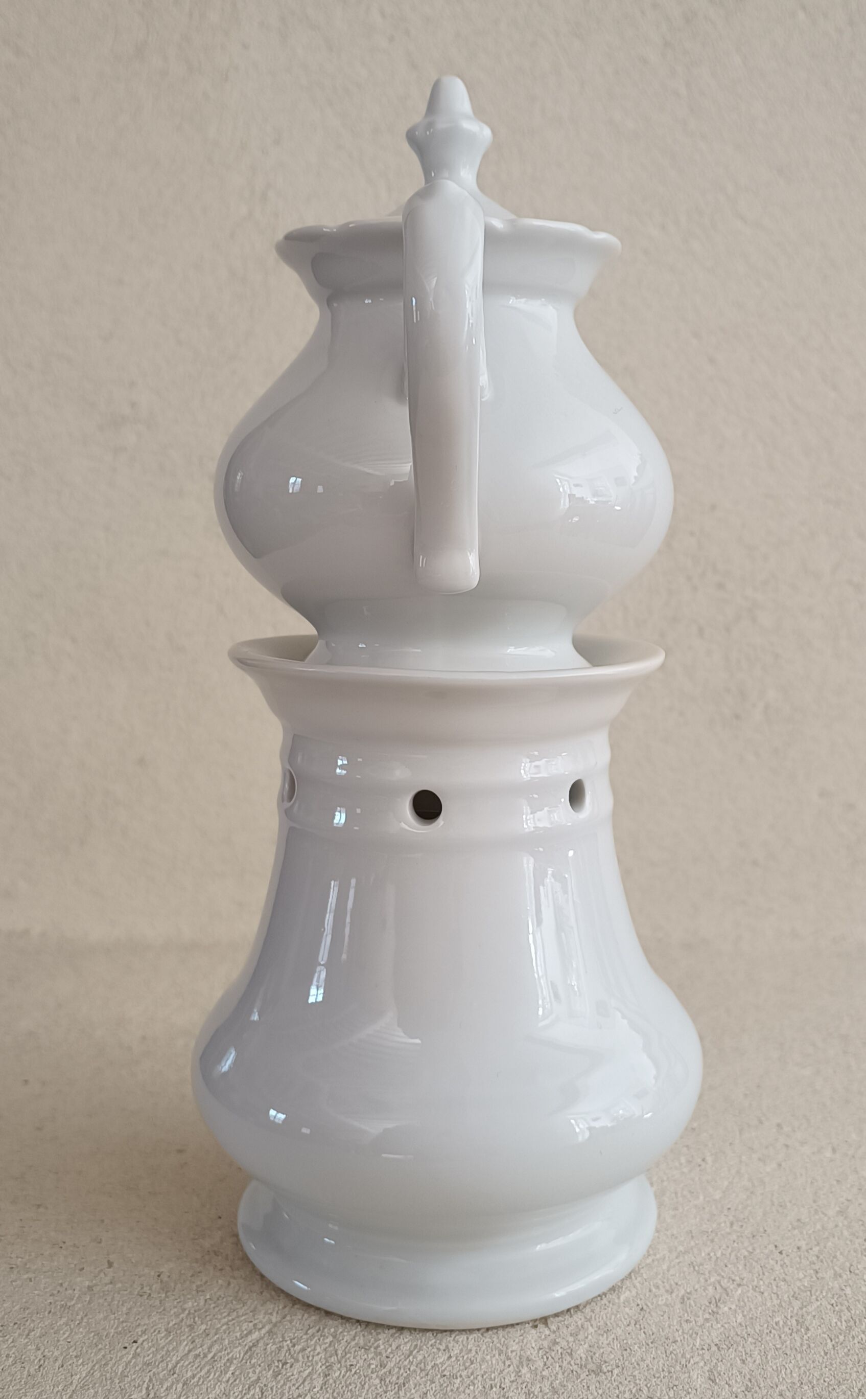 Herbal tea and its porcelain stove