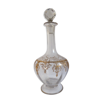 Carafe et son bouchon en verre gravé à décor végétalisant