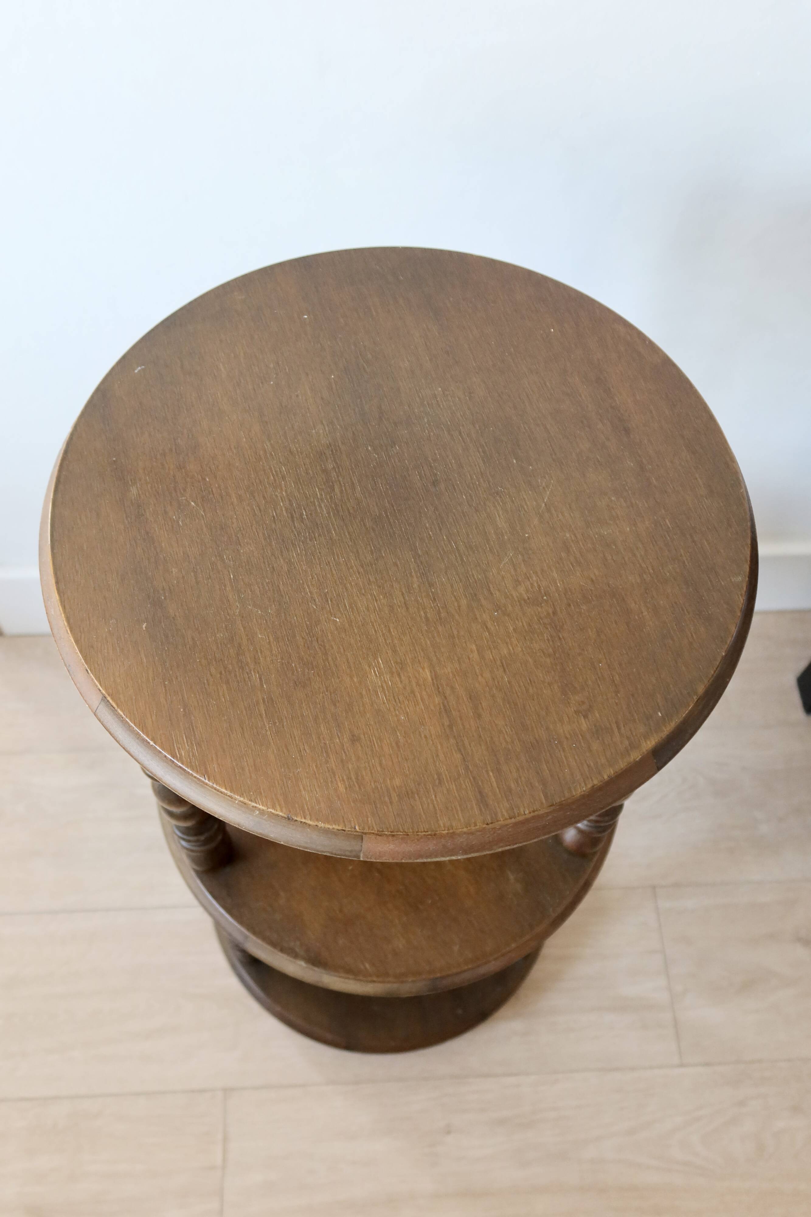 Table d'appoint vintage en bois tourné 3 niveaux