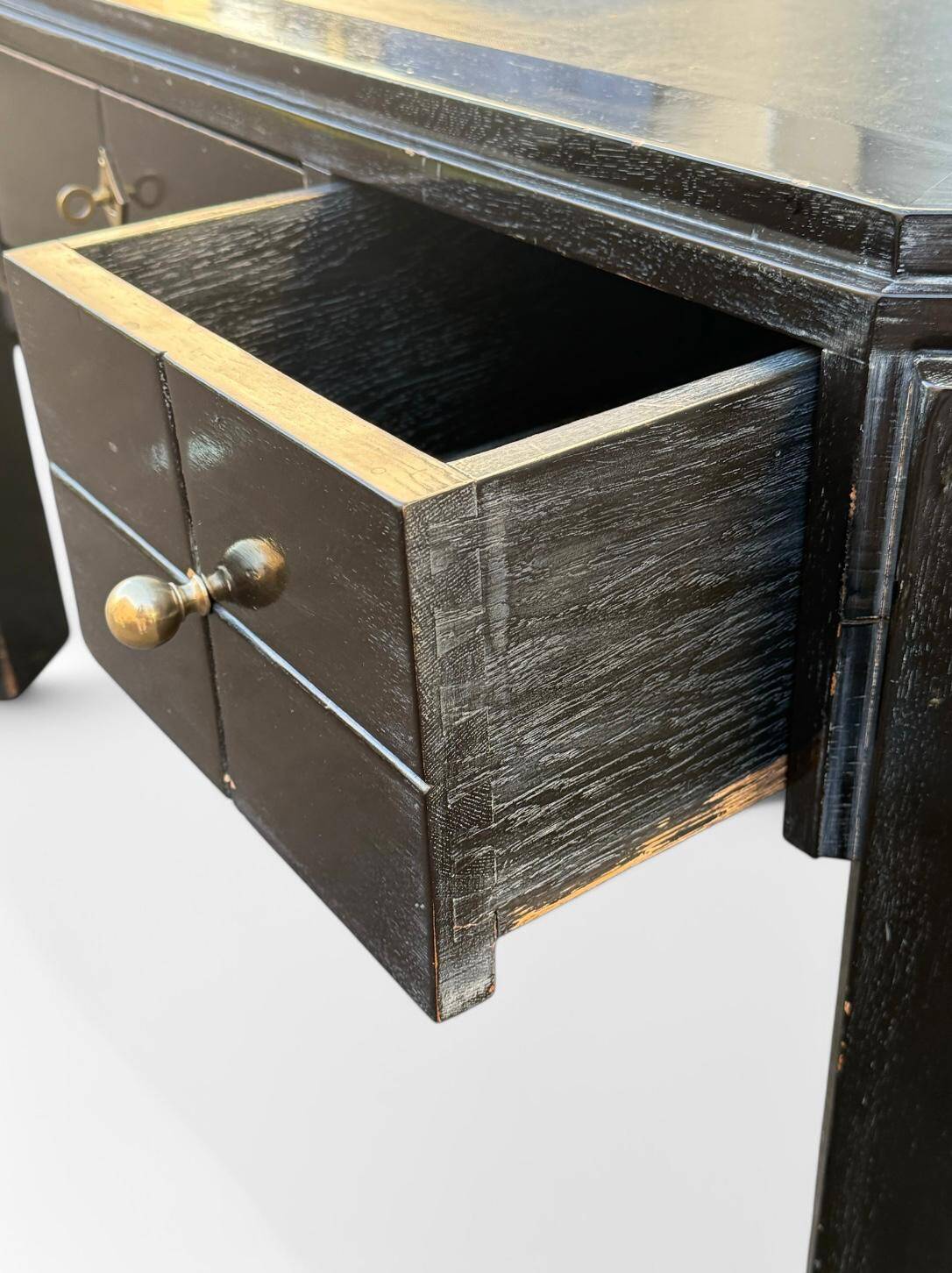 Bureau Art Déco en Chêne Teinté. 133/74 cm.