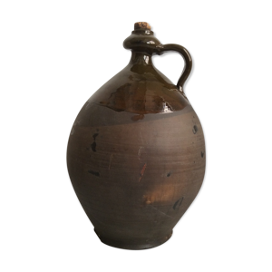 Cruche ancienne terre