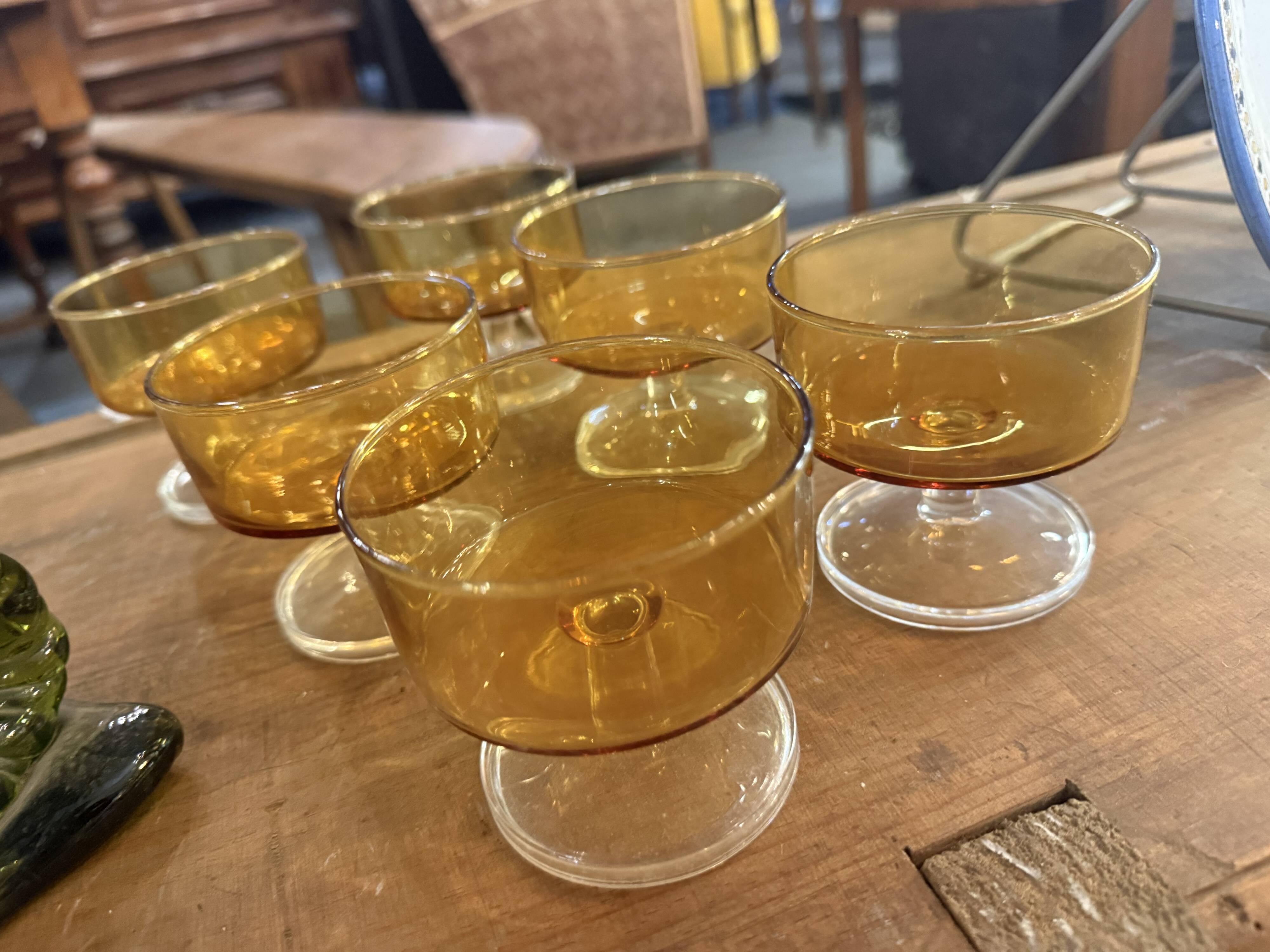 Set of 6 vintage amber ice cream/champagne glasses - 1970s