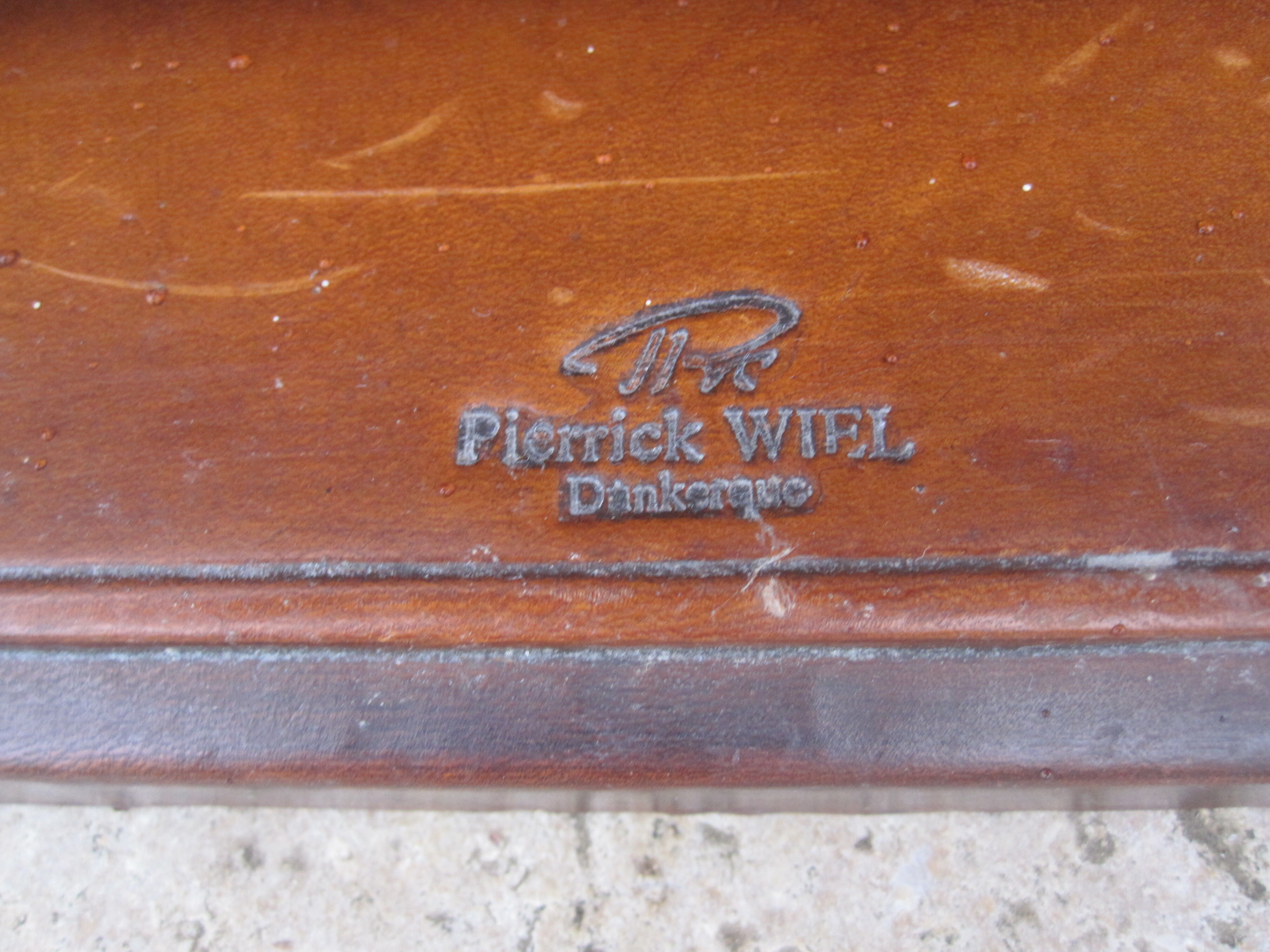 Review door signed leathers Pierrick Wiel