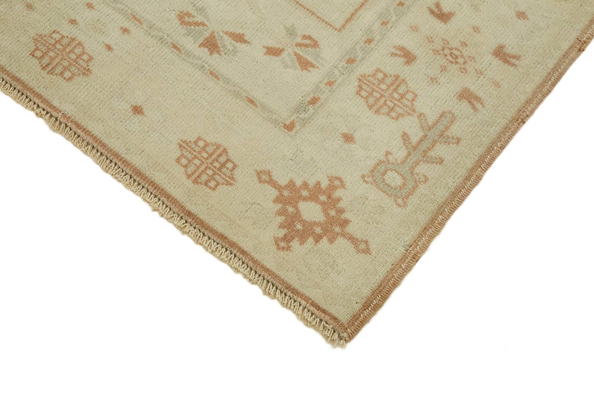 Turkish Vintage Anatolian Rug 122 cm x 186 cm