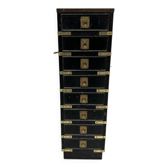 Meuble a huit petits tiroirs en bois noir XX Siècle
