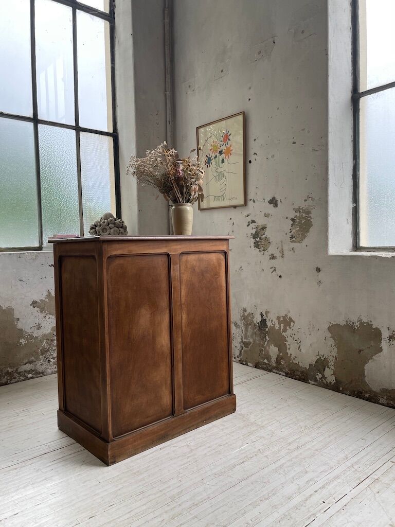 Oak trading post in early XXth century