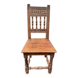 Rare high chair from the 16th/17th century in solid oak.