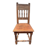 Rare high chair from the 16th/17th century in solid oak.