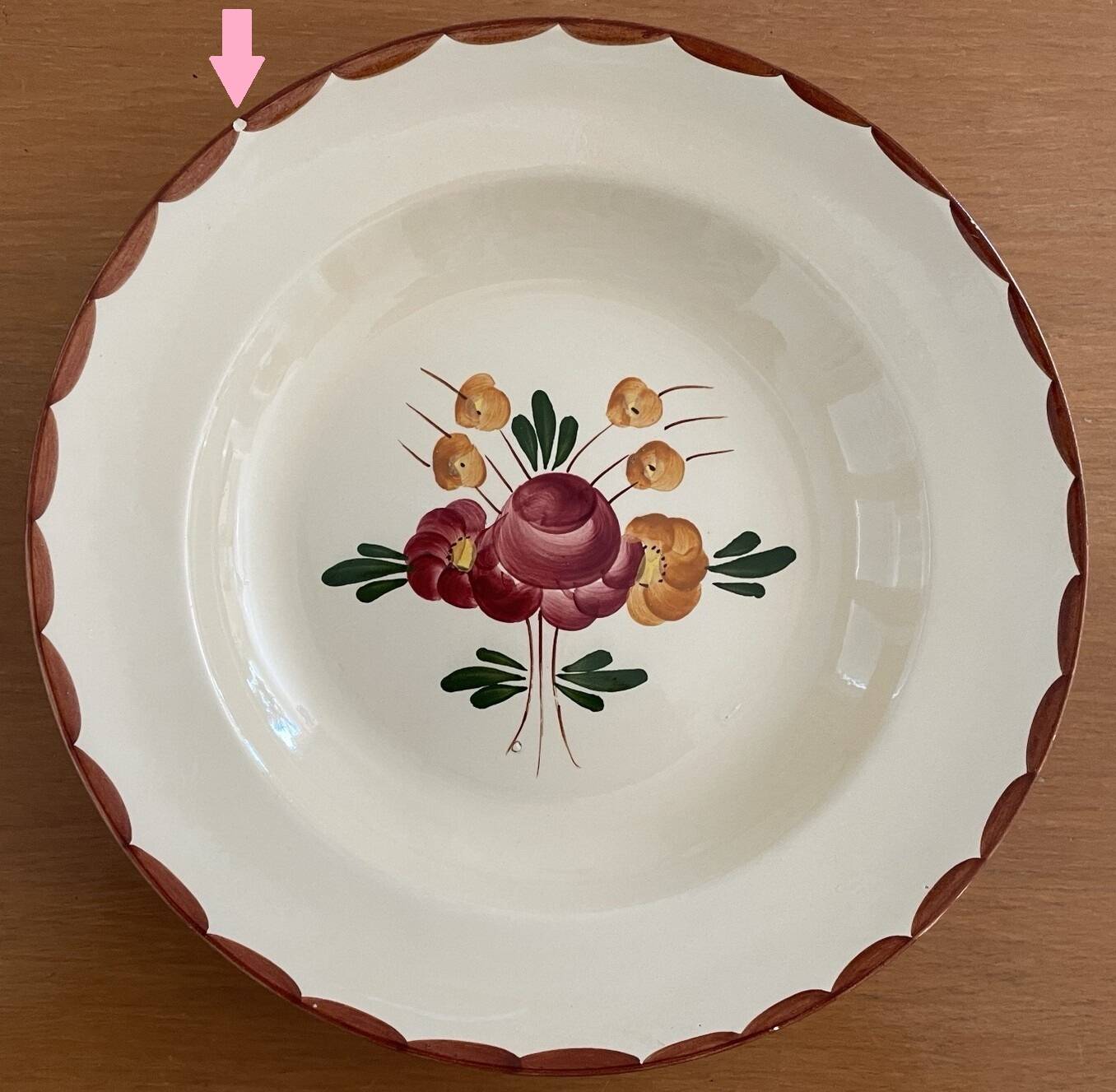 6 assiettes creuses anciennes en faïence de Longchamp