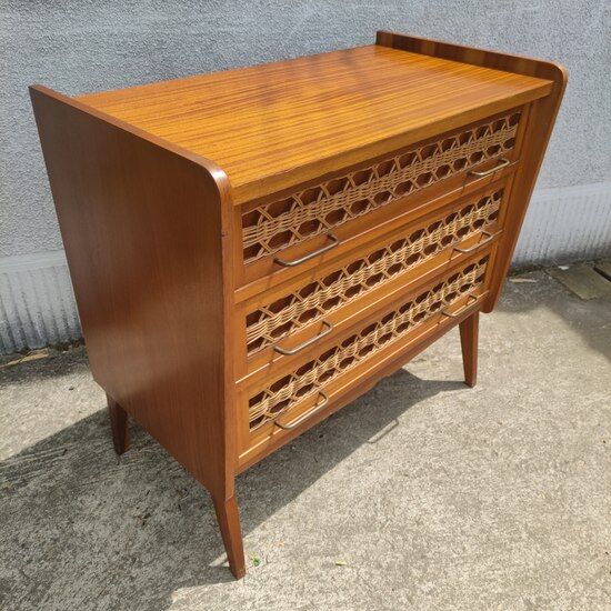 Vintage chest of drawers in wood and rattan