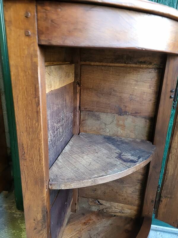 Beautiful 1 door corner in oak from the 19th century