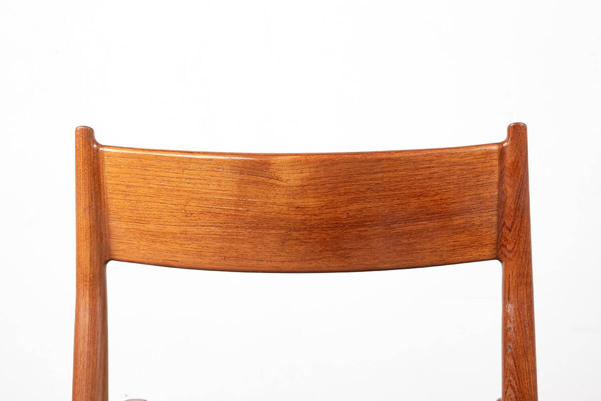 6 Danish chairs in teak and new skai, model 418 Arne Vodder 1960.