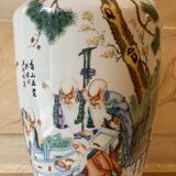 Large Chinese porcelain vase