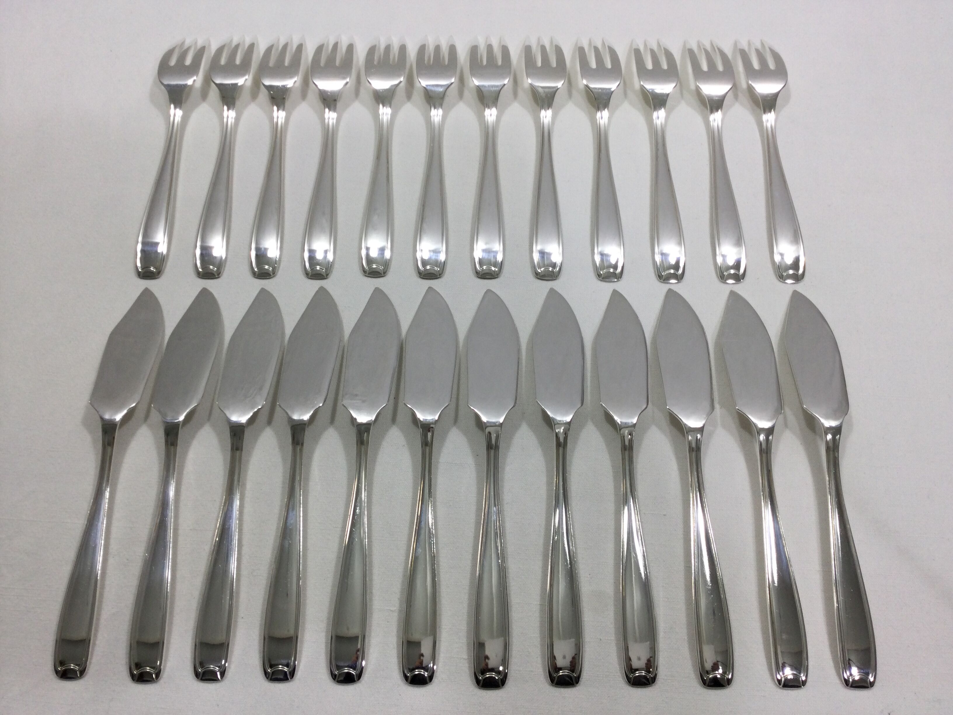 Francois Frionnet – 12 fish covers