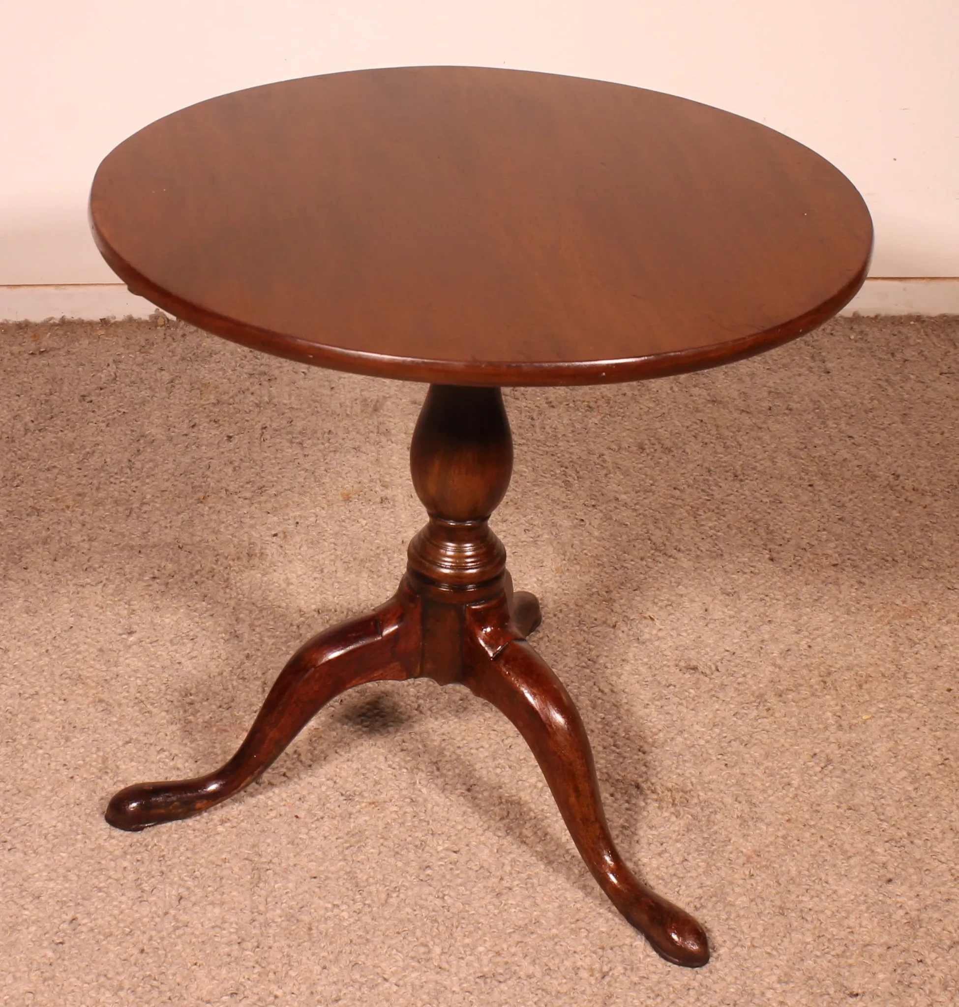 small tripod table in mahogany from the early 19th century