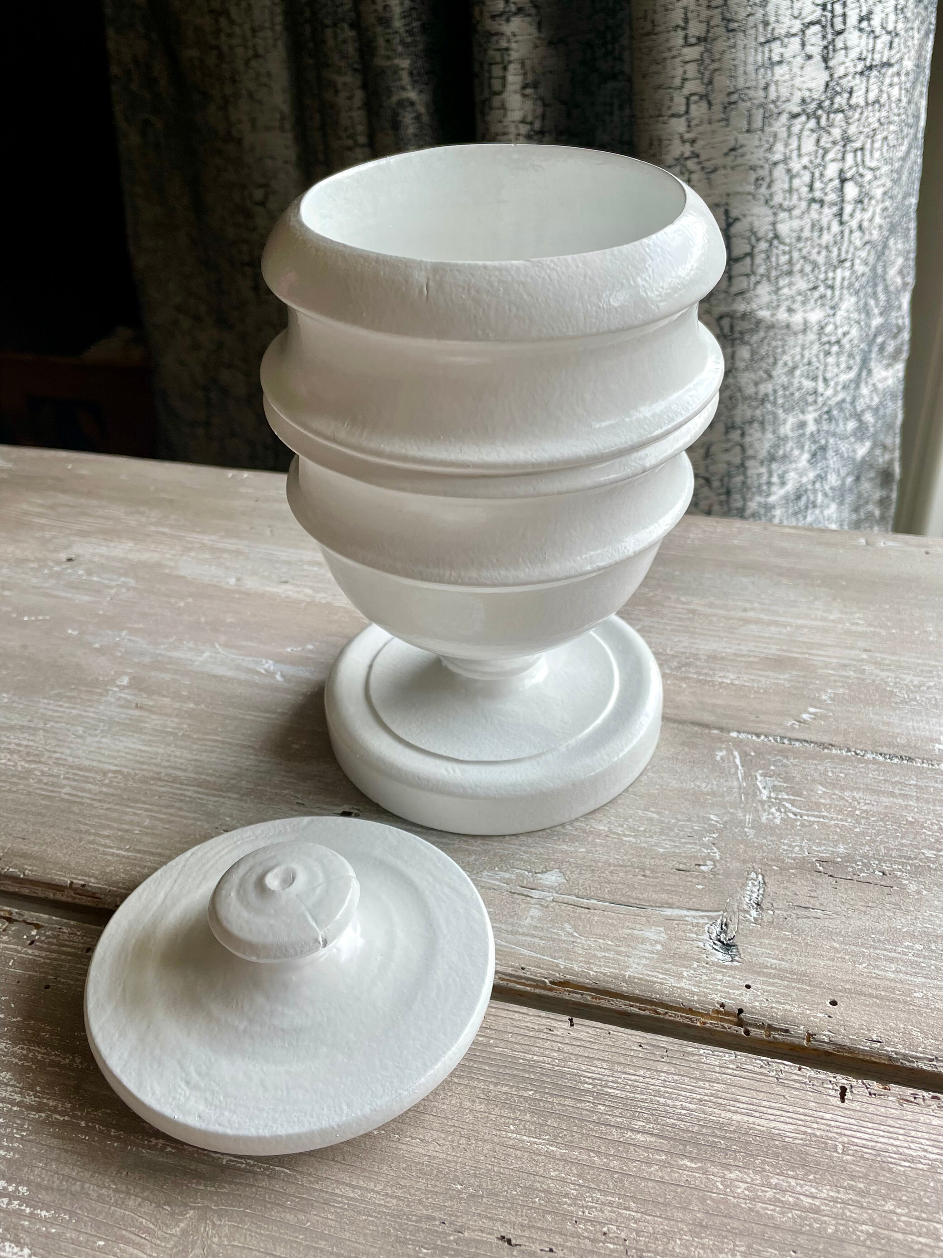 Boite en bois blanc, avec couvercle