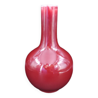 Vase bouteille Rouge  sang de boeuf Chine Début du XX eme siècle hauteur 34 cm