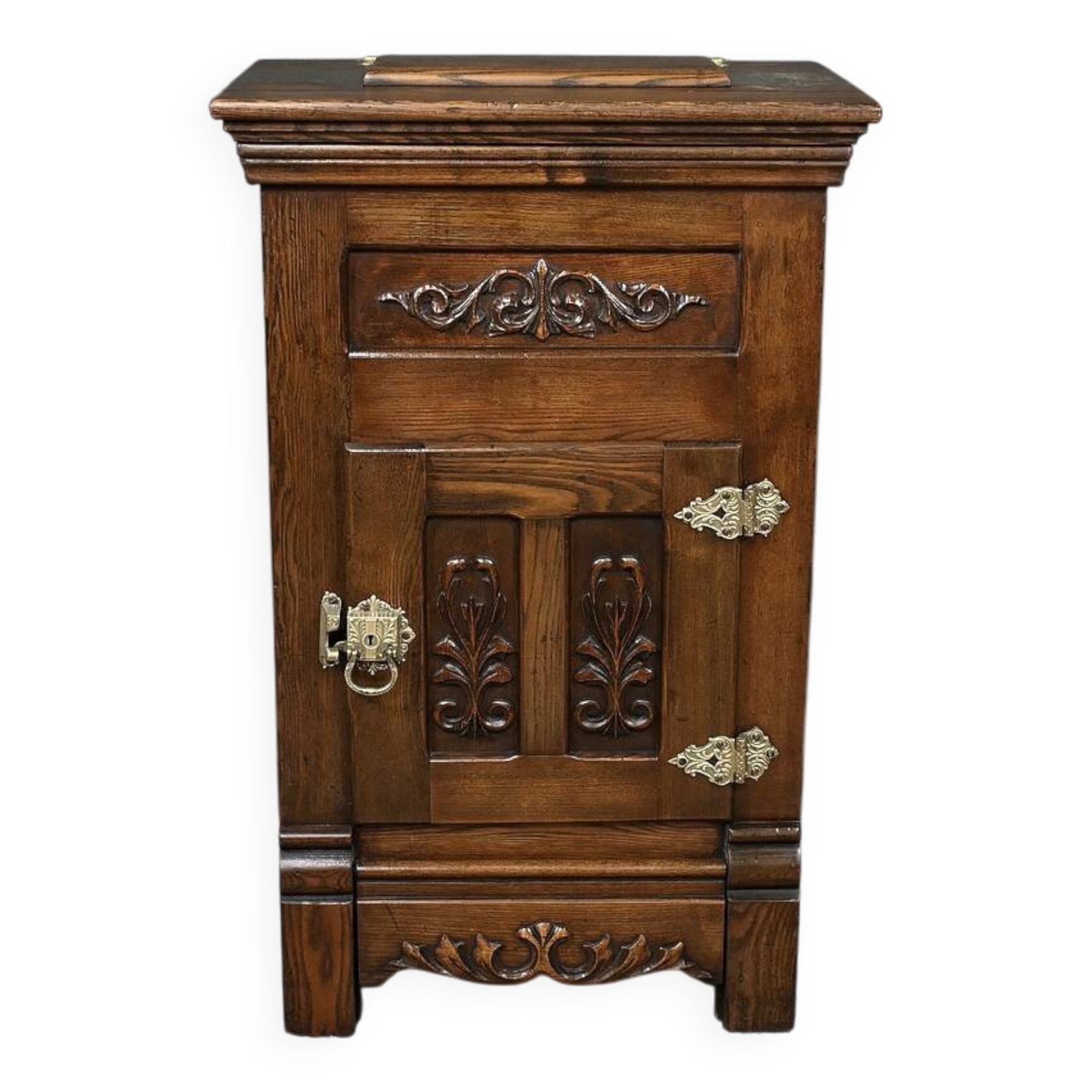 Small Oak Icebox – Early 20th Century