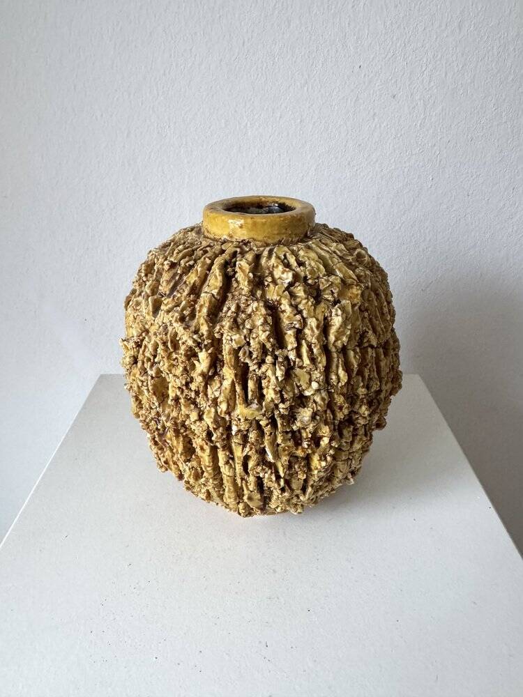Gunnar Nylund, Hedgehog vase, Rörstrand, sweden 1960s