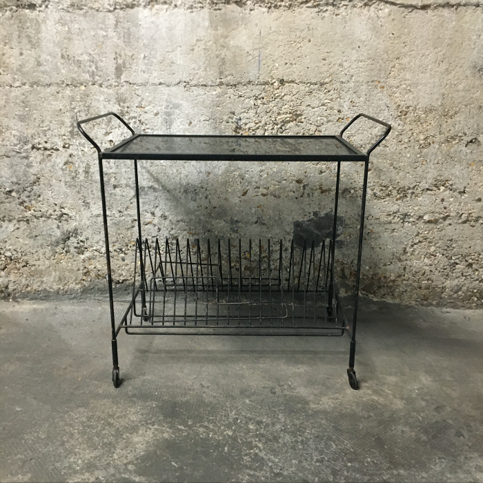 Serving range vinyls with wheels