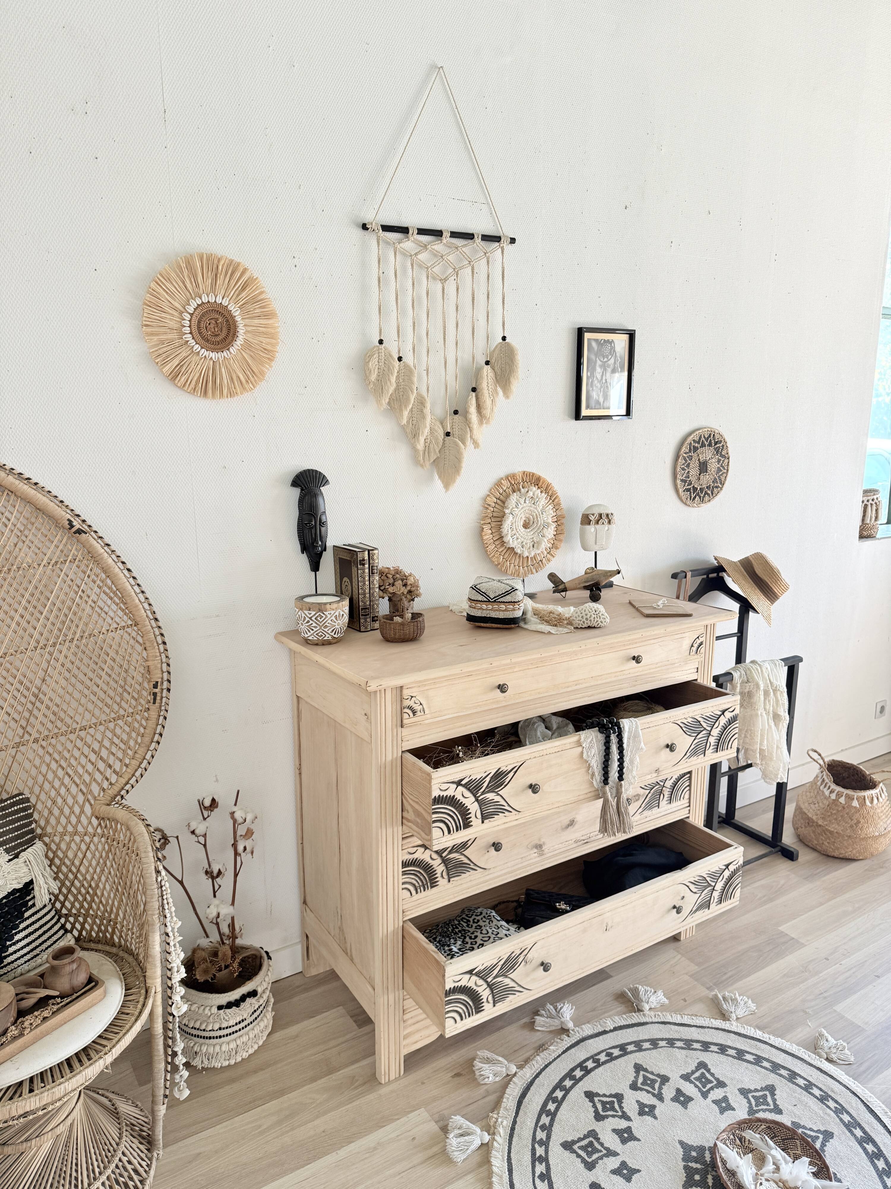 Art Deco chest of drawers
