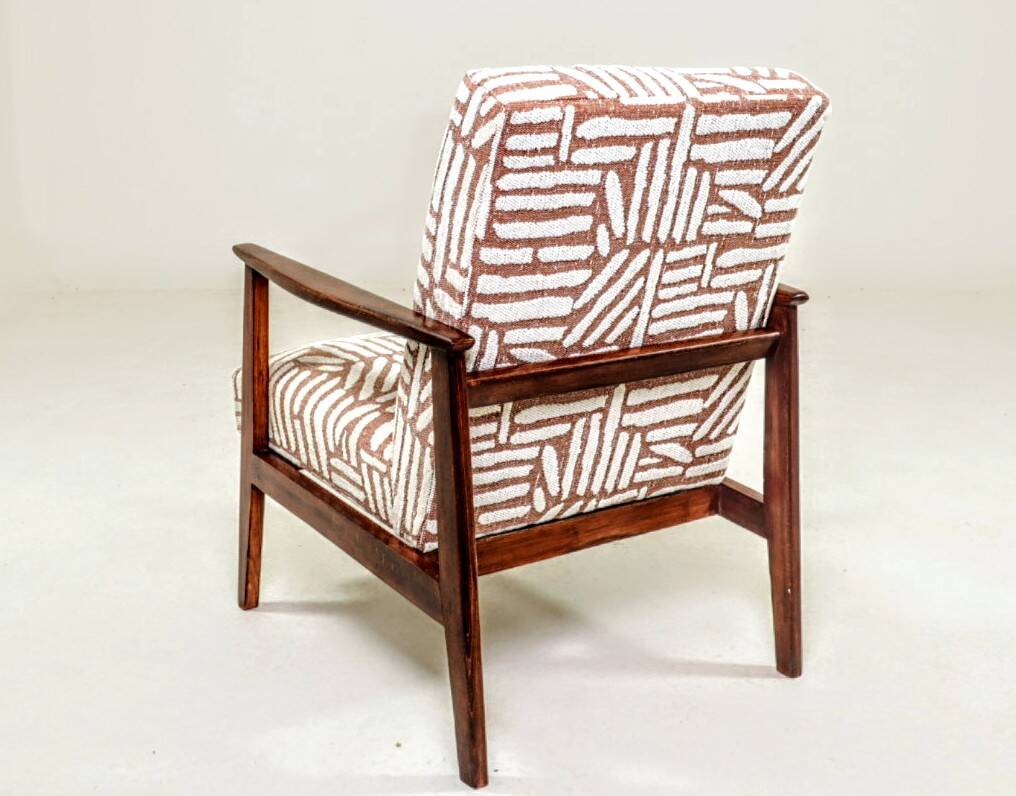 Vintage armchair in solid beech and ethnic jacquard from the 1970s.
