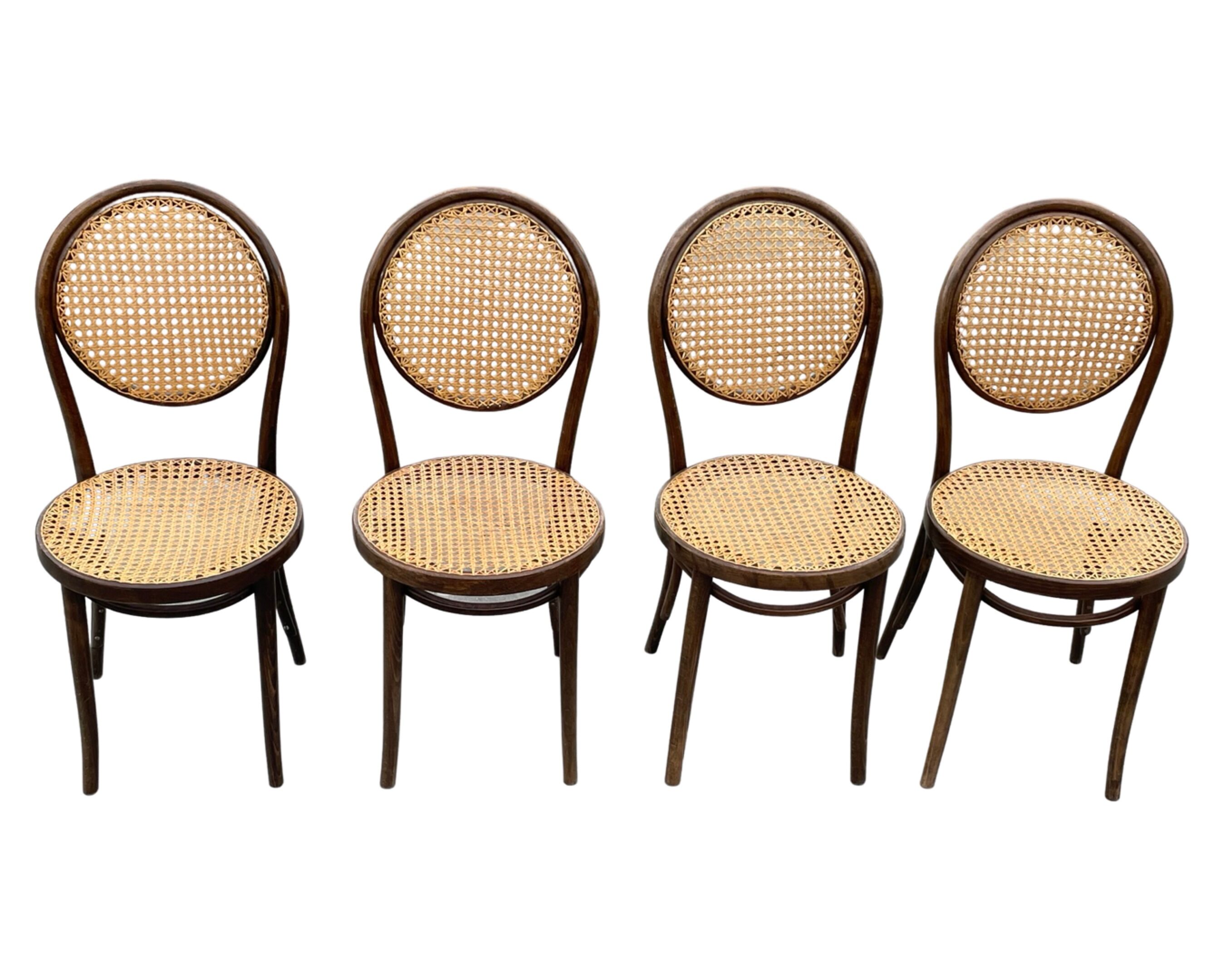 Ensemble vintage de quatre chaises Michael Thonet ZPM Radomsko Design