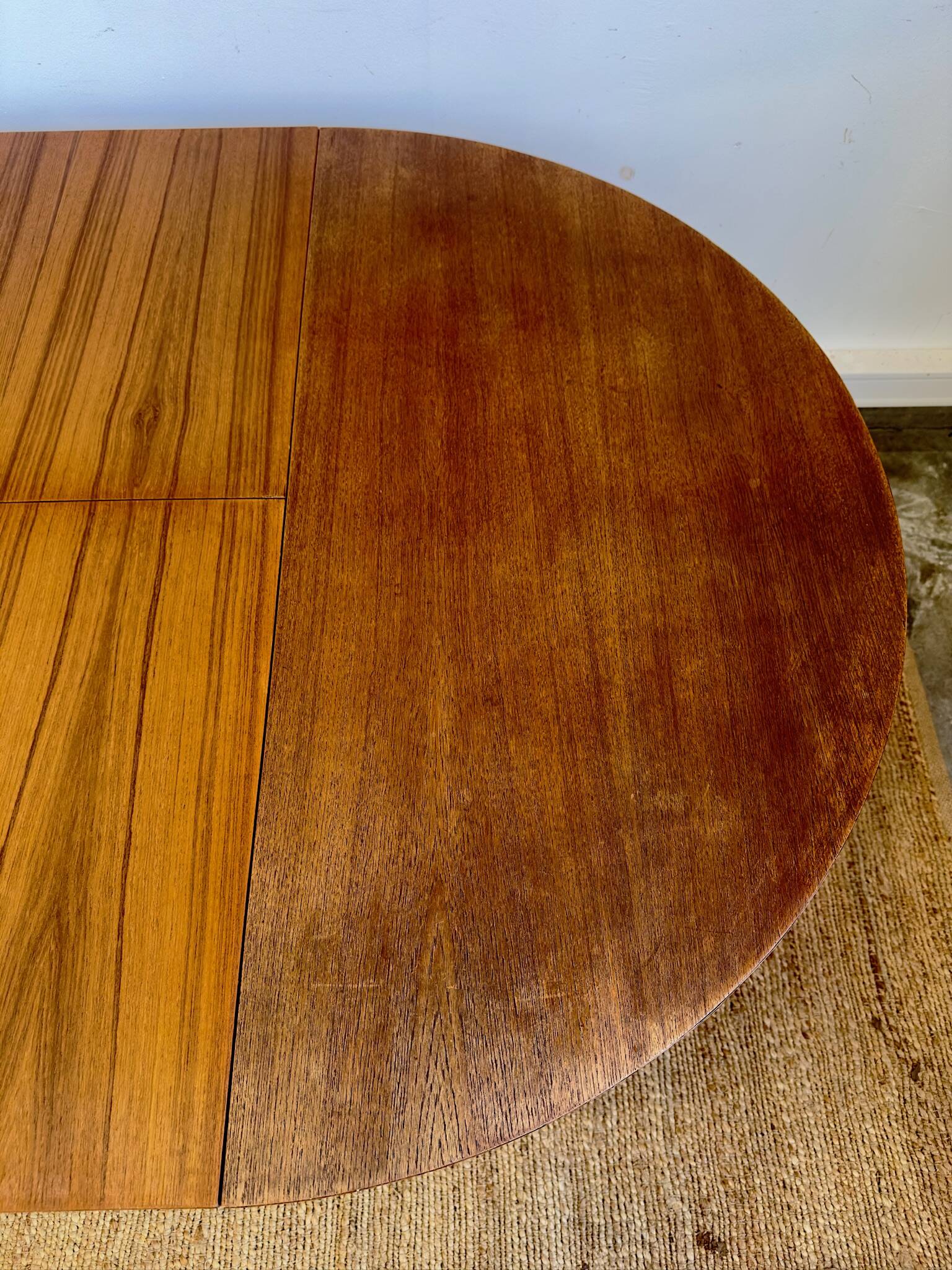 Table scandinave extensible en teck – années 60