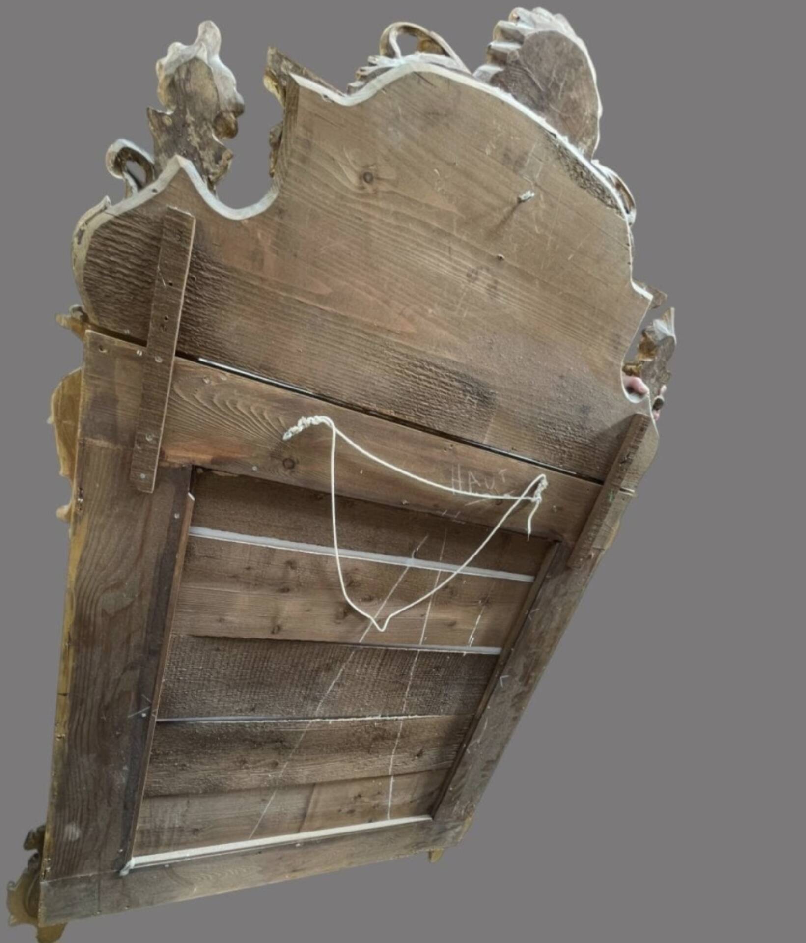 Regency style mirror in gilded wood, first half of the 19th century.