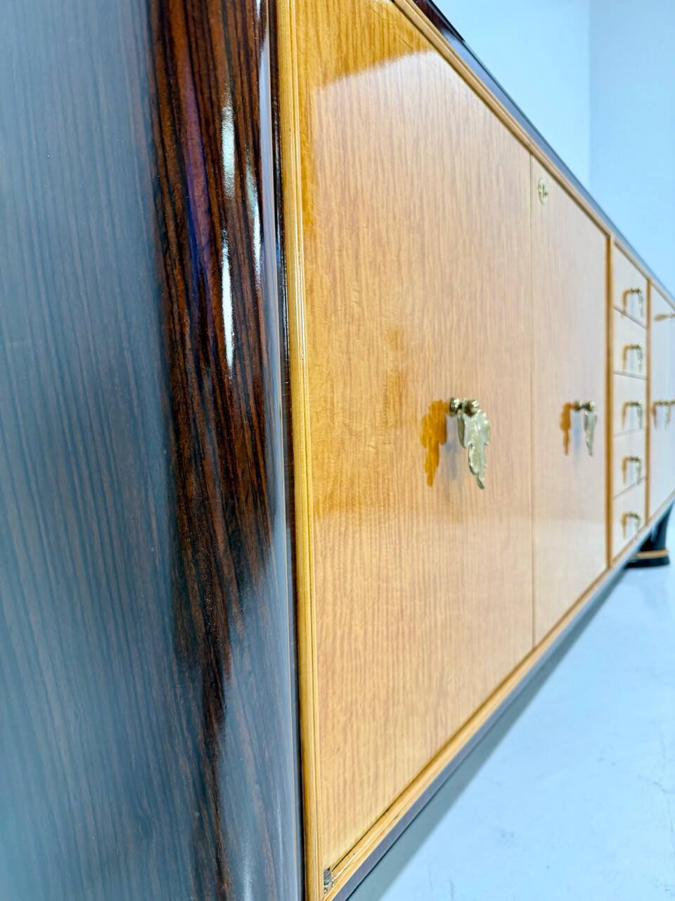 Italian Art Deco Sideboard Attributed to Osvaldo Borsani in Maple, Late 194