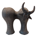 Large sandstone bull, by Dominique Pouchain, 2025