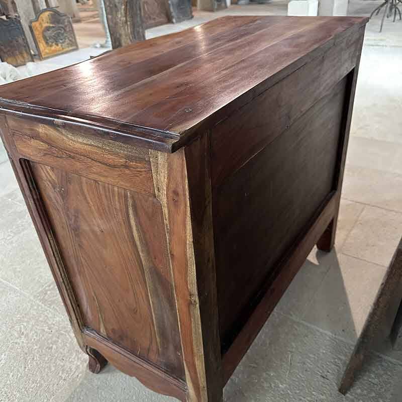 3-drawer wooden chest of drawers