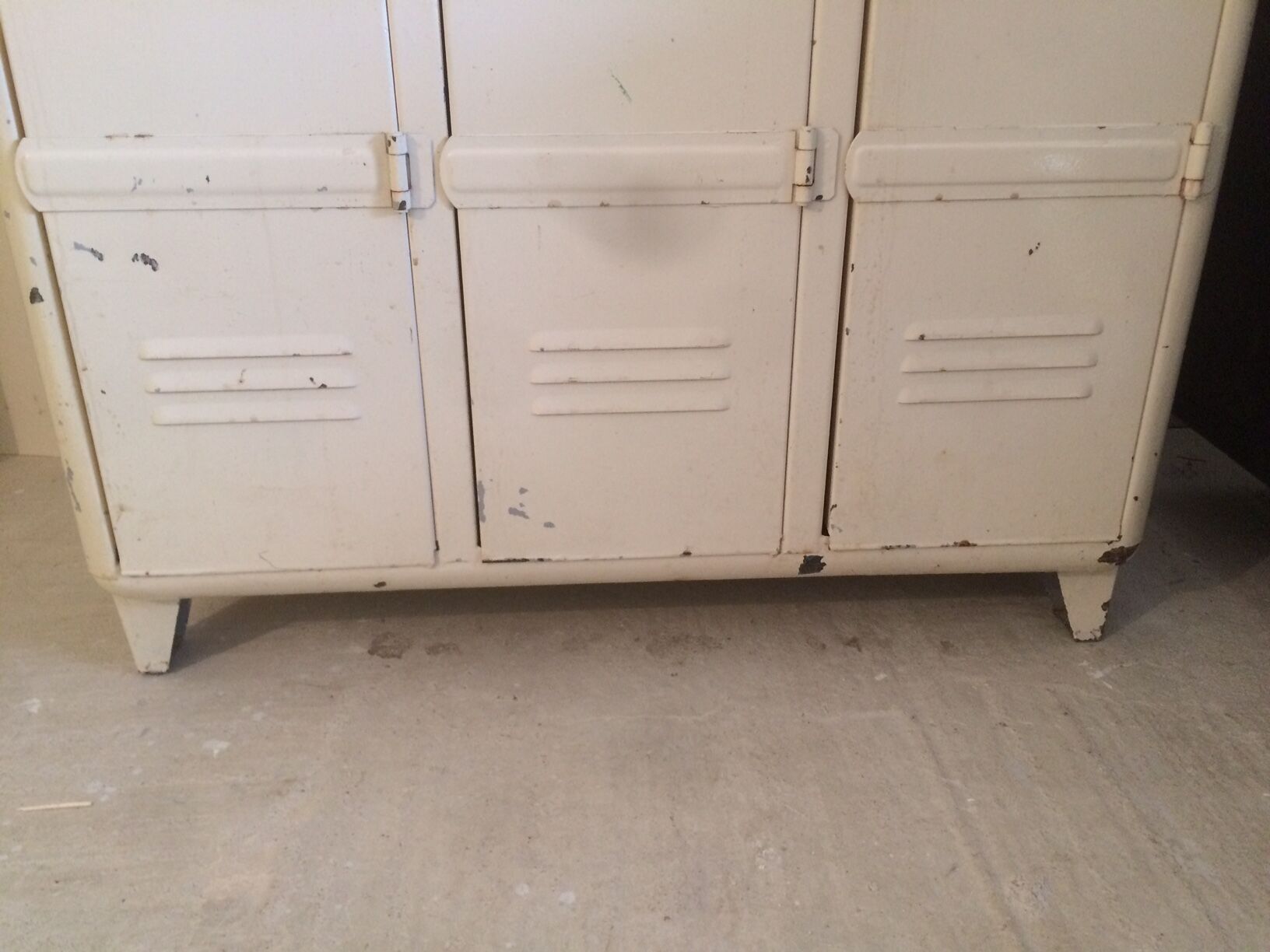 Wardrobe locker room industrial corners rounded
