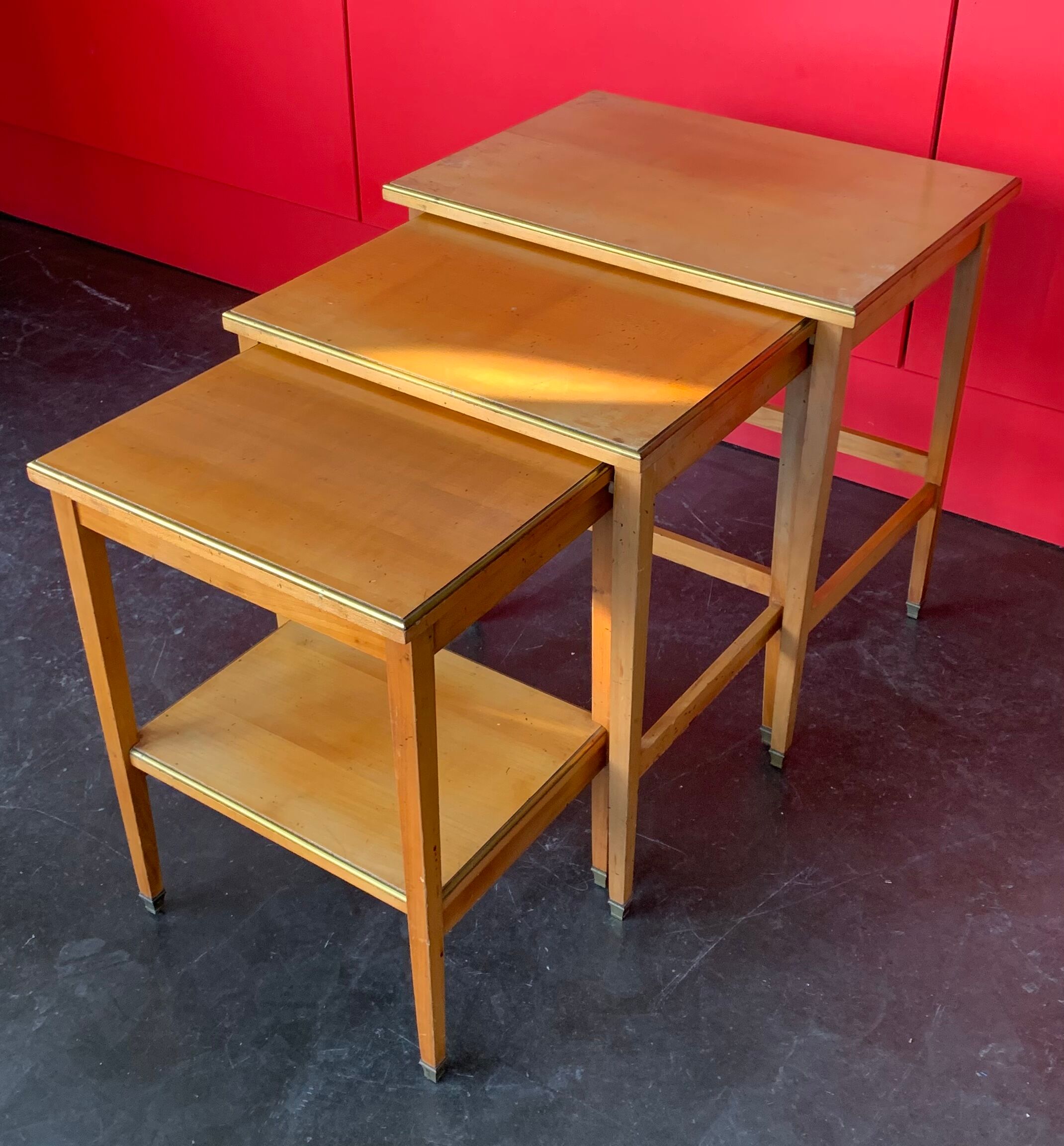 Tables gigognes board style