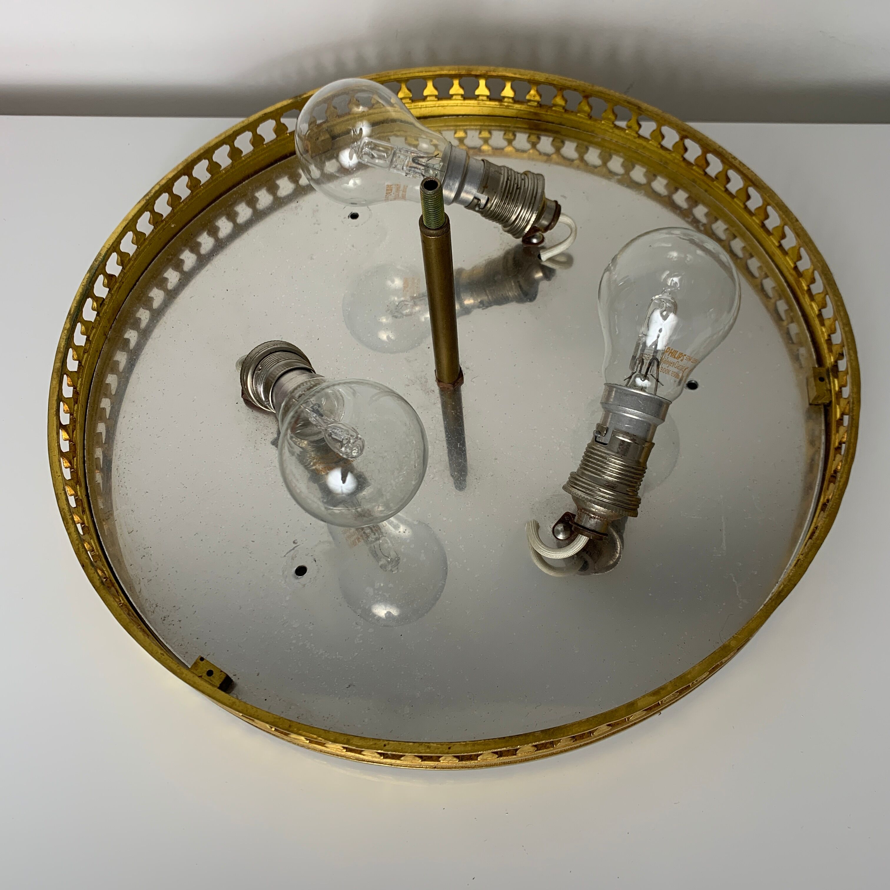 Ceiling lamp Metal gold globe glass decor