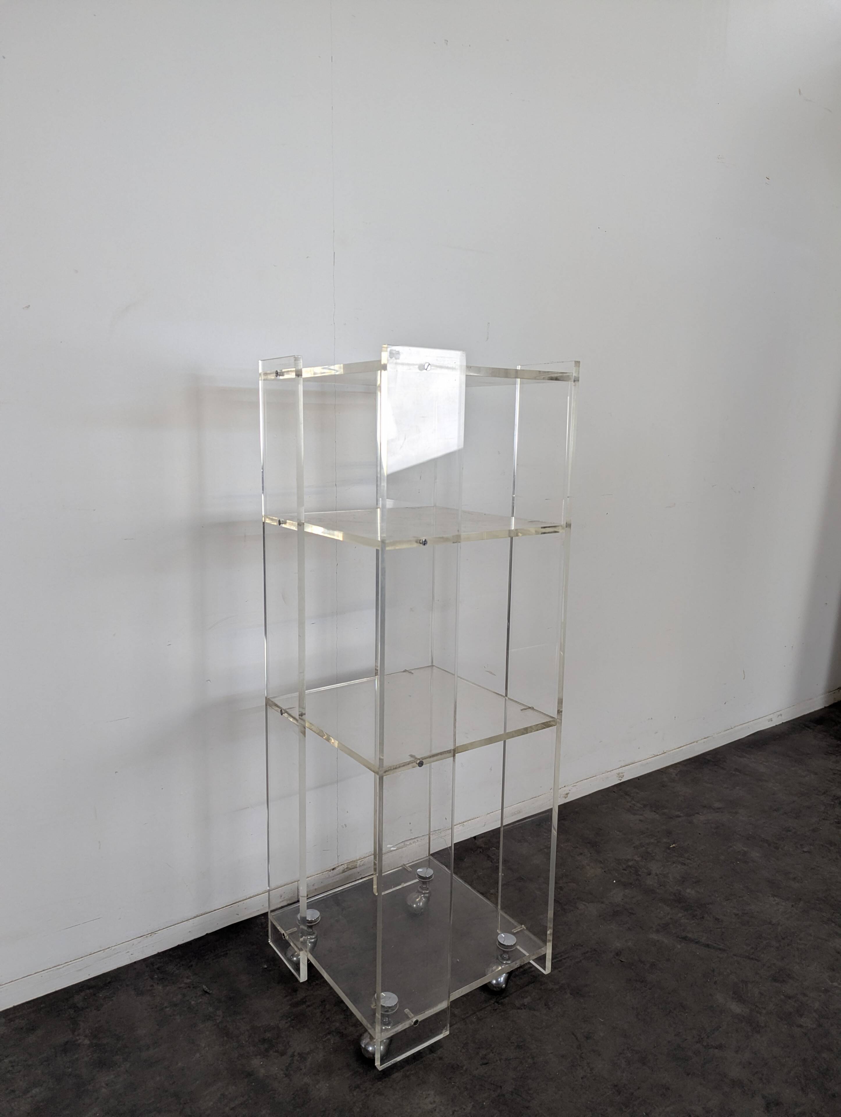 Etagere roulante en plexiglas Marais International