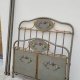 Lit en fonte décorées de fleurs époque 19ème