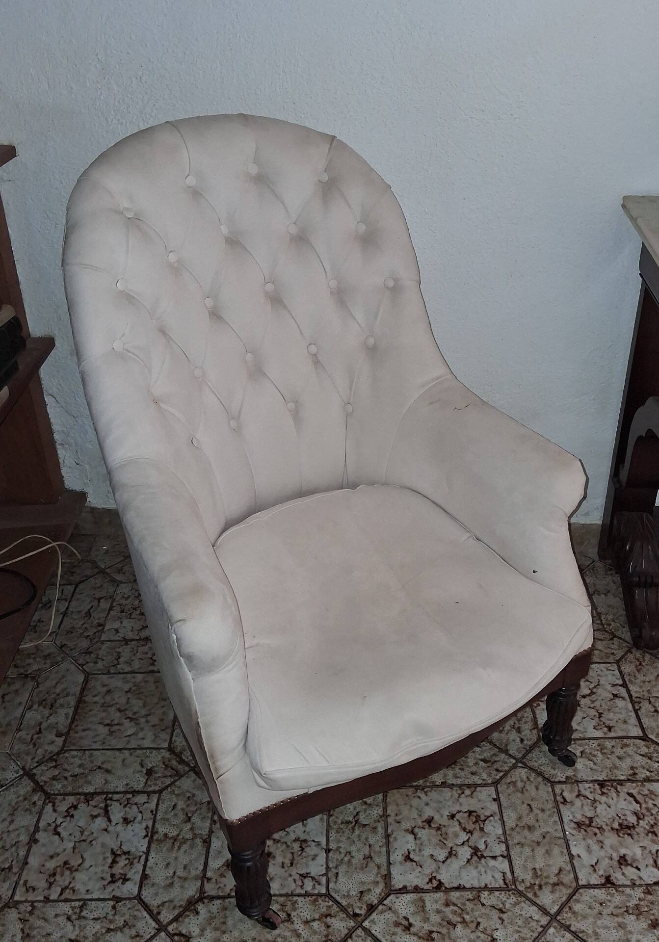 Cabriolet armchair in mahogany, Napoleon III period, tufted fabric, 19th century.