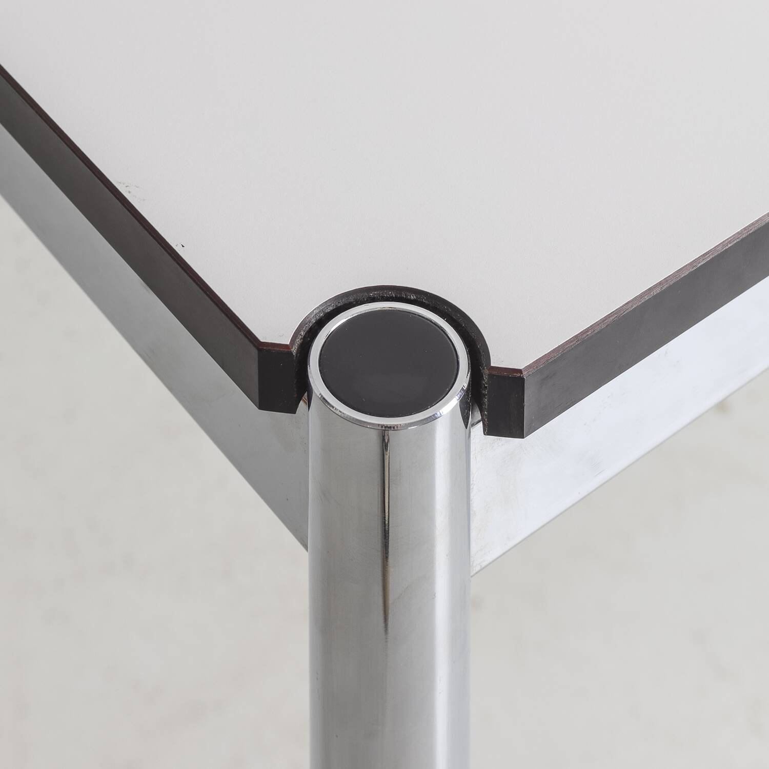 Square table in chromed steel - USM Haller