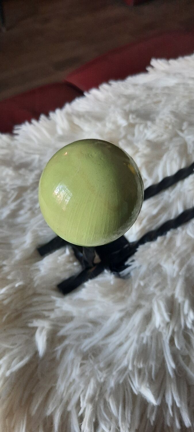 Wall-mounted coat rack