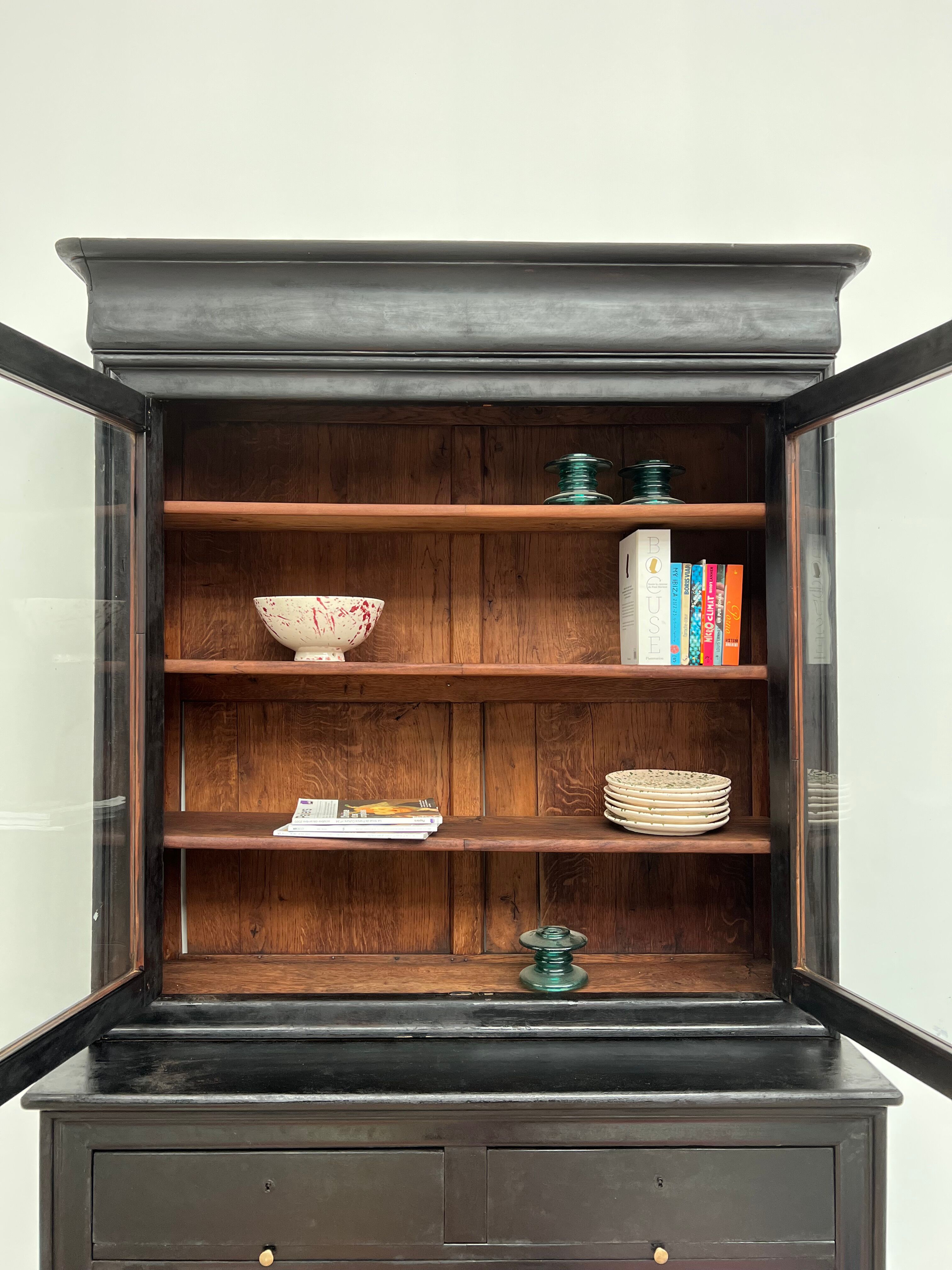 Sideboard - showcase 2 old body in blackened wood