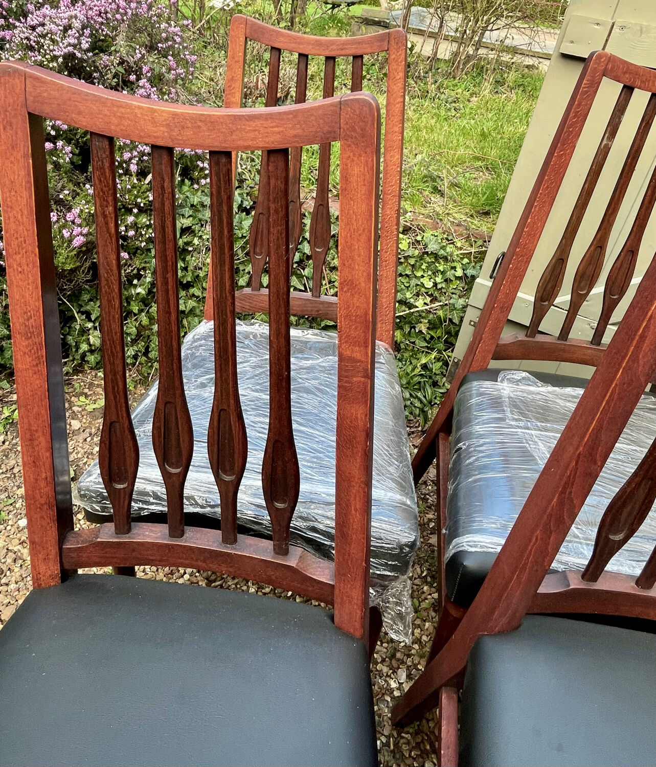 6 Scandinavian chairs