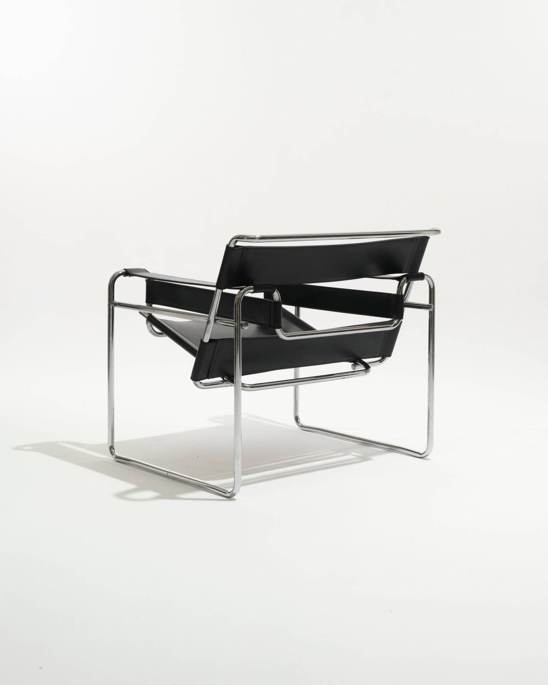 Wassily armchair in black leather, marcel breuer, 2000s