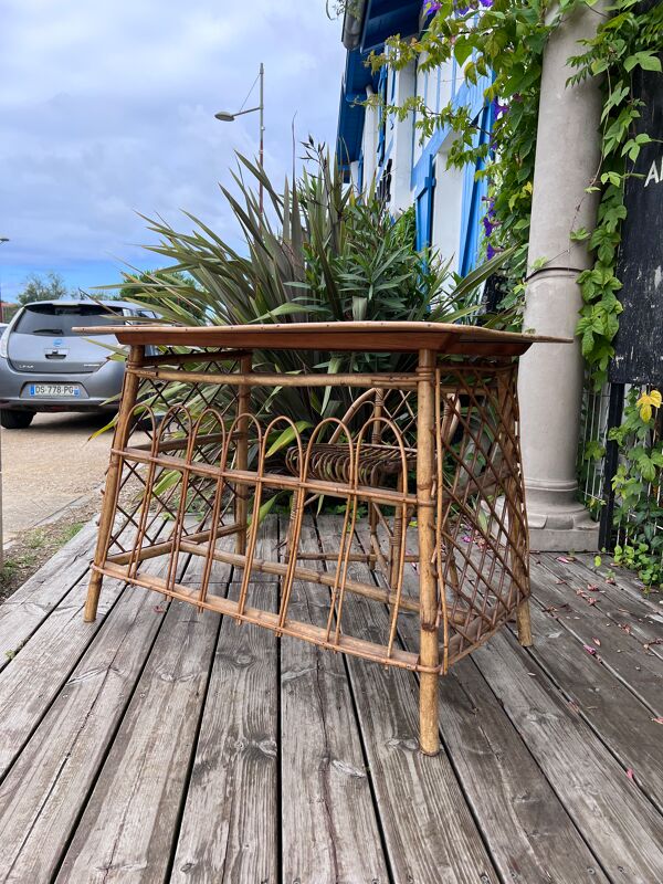 Petit bureau en rotin avec chaise