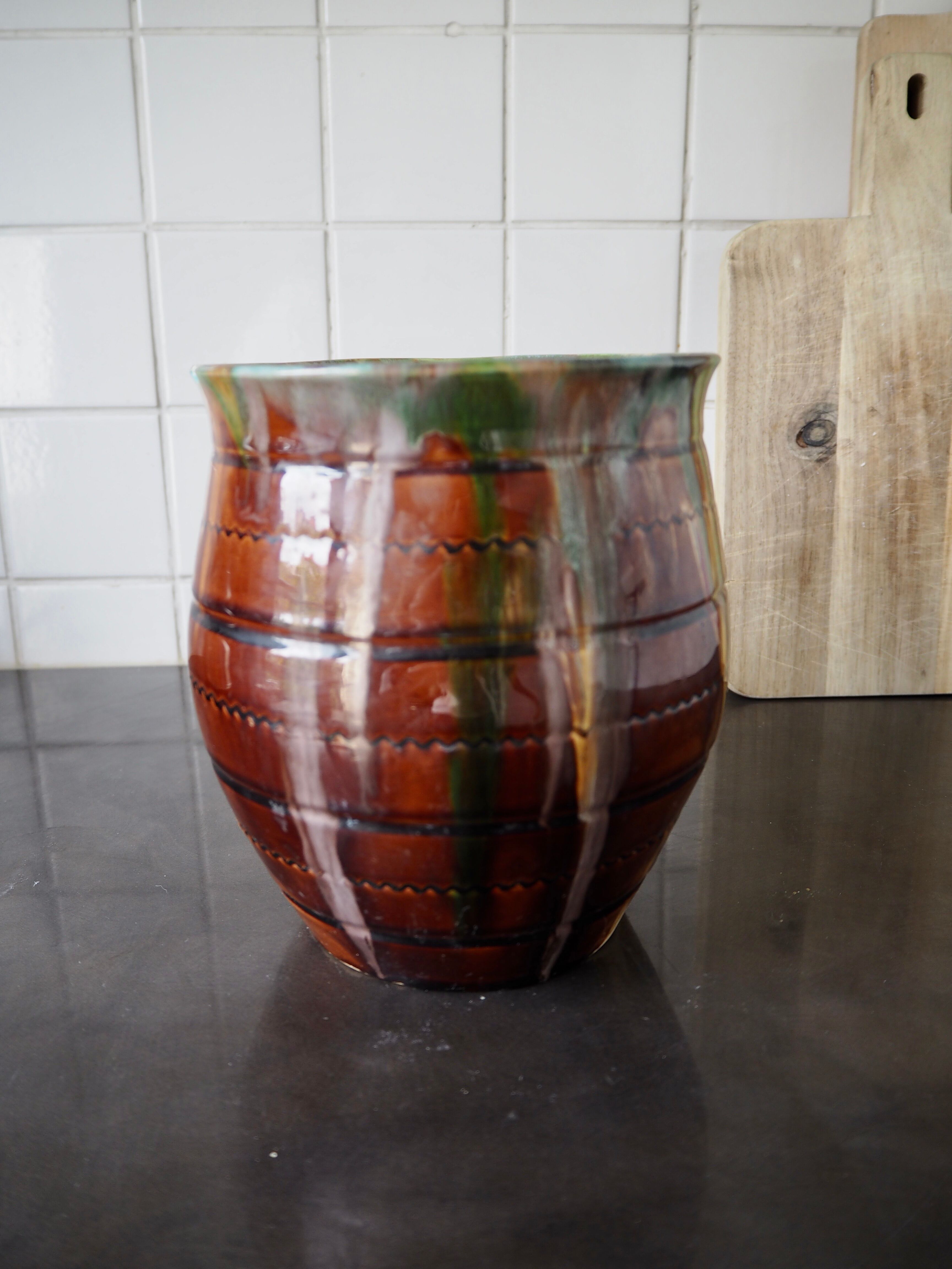 Glazed ceramic pot cover Provencal style