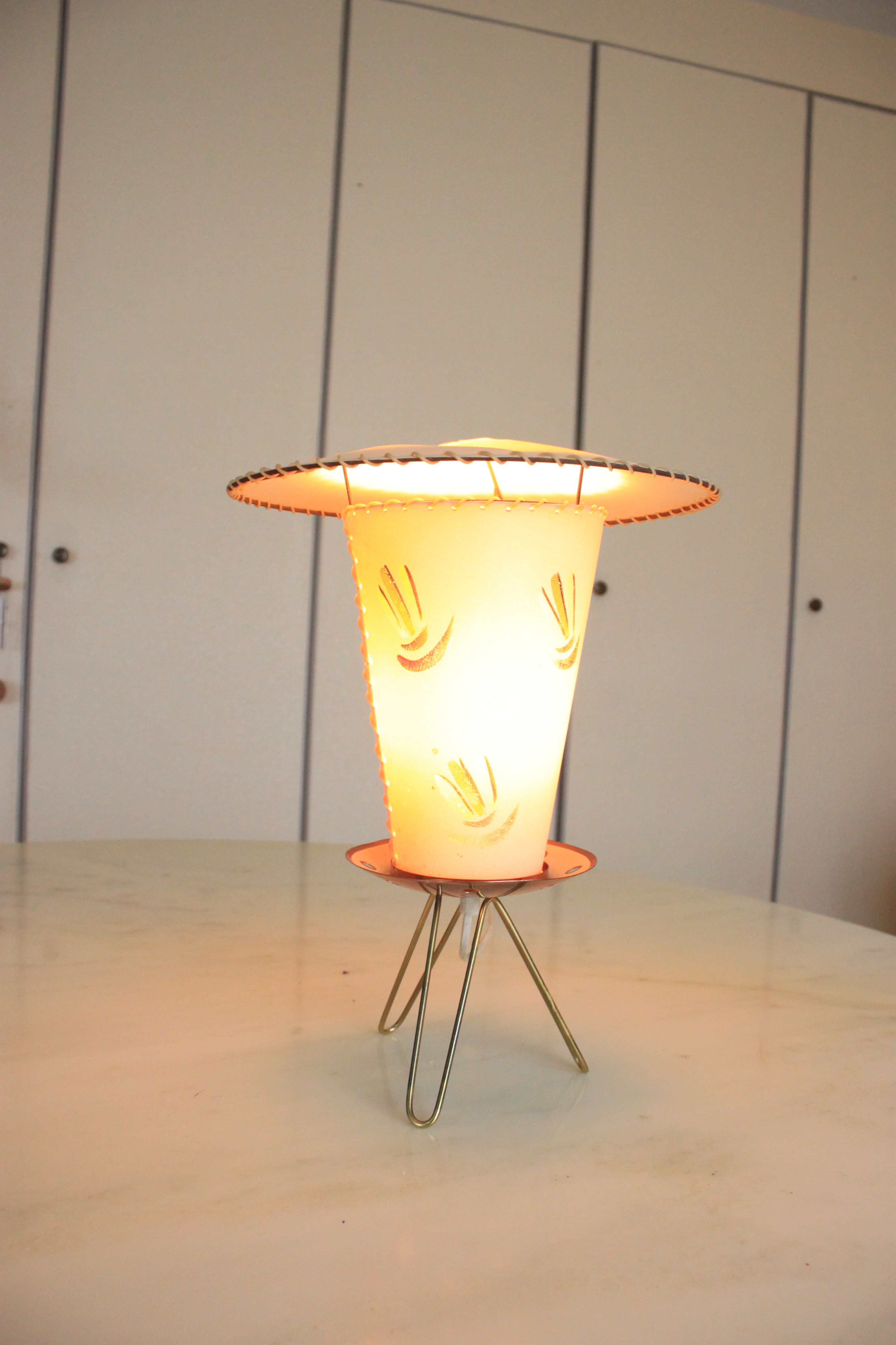 Lampe de table tripode années 50