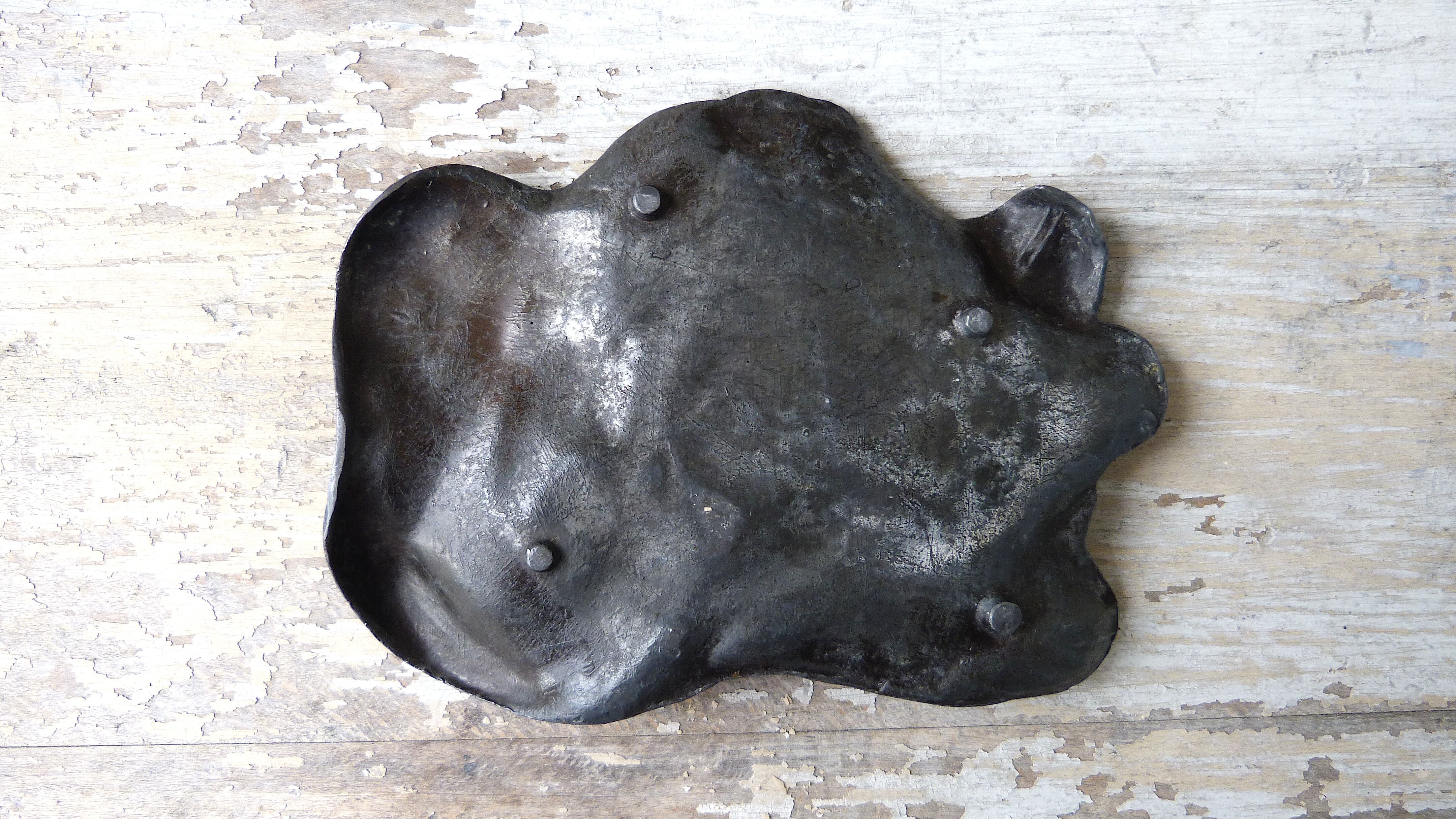 Art Nouveau pocket emptier